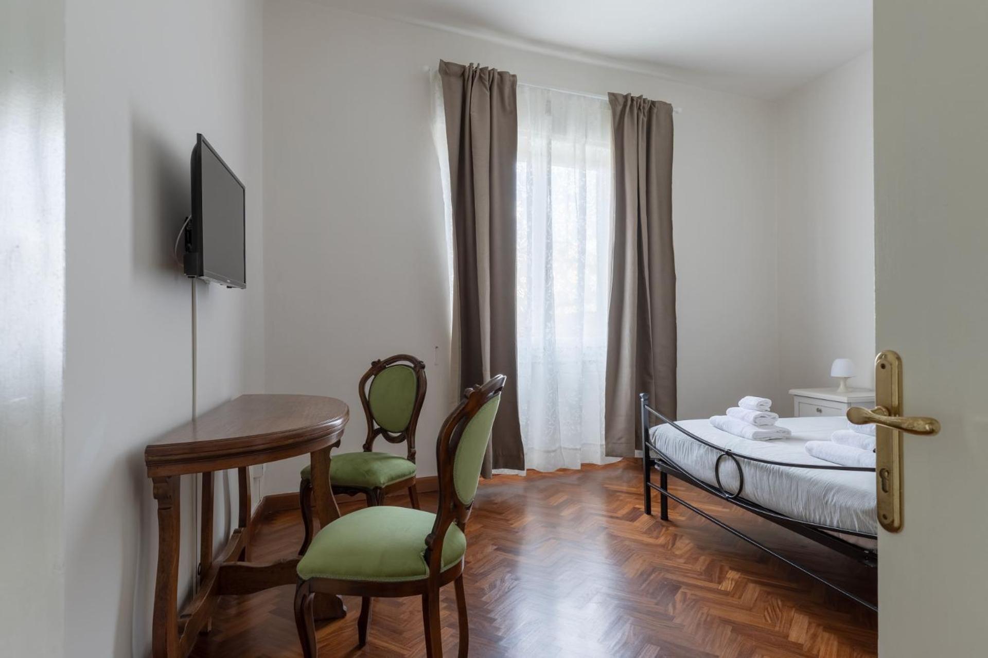 Family Large In Apartment Florence